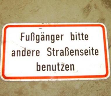 Verkehr Zusatzzeichen 1000-12 Fußg.Gew.gegenüber benutzen 